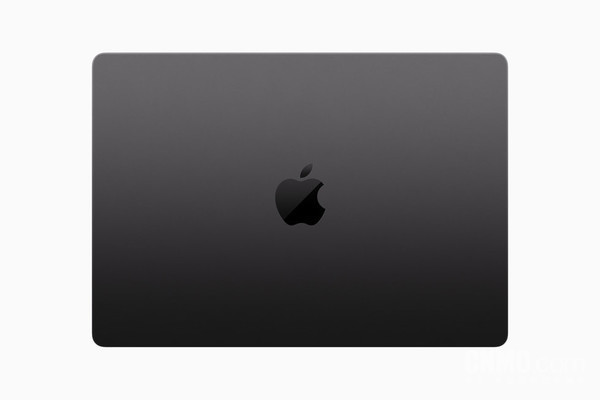 MacBook Pro (space black)