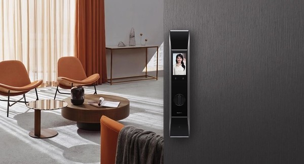 Huawei Mate 60 Pro and smart door lock series create a smart life