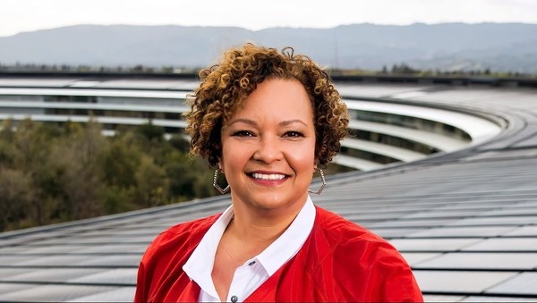 Lisa Jackson, Senior Vice President of Environment, Policy and Social Initiatives