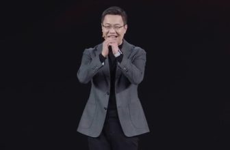 Xiaomi 14 Ultra Launch Event: Lu Weibing Takes the Stage