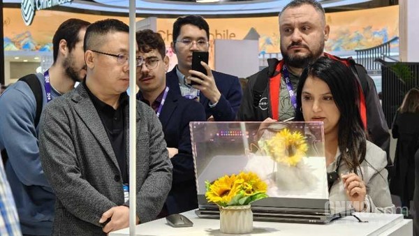 Lenovo’s transparent notebook went viral at MWC! Wai Guoren couldn’t help but get started Lenovo’s transparent notebook went viral at MWC! Wai Guoren couldn’t help but get started