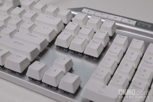 Rapoo V700DIY adopts aluminum alloy upper cover Rapoo V700DIY adopts aluminum alloy upper cover