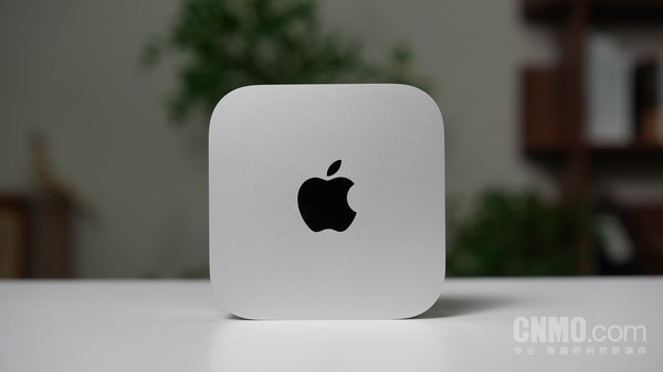 Mac mini with M4 chip Mac mini with M4 chip