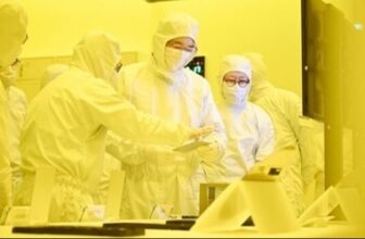 Lee Jae-yong inspects Samsung’s production line for the first time in three years to inspect HBM4 supply system